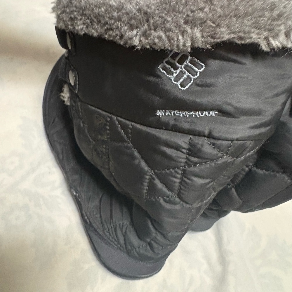 Columbia Women's Black Quilted Winter Boots - Picture 5 of 15